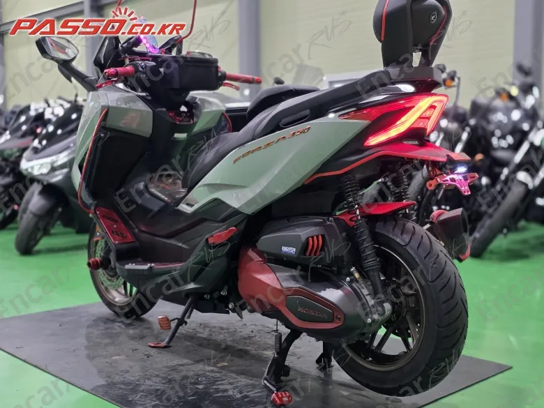 Honda Forza 350 - фото 4