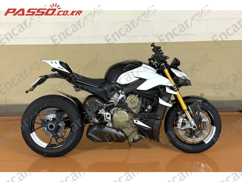 Ducati Streetfighter V4 S