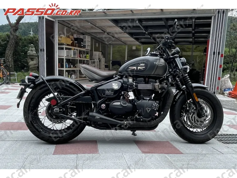 TRIUMPH BONNEVILLE BOBBER 2022, фото 1