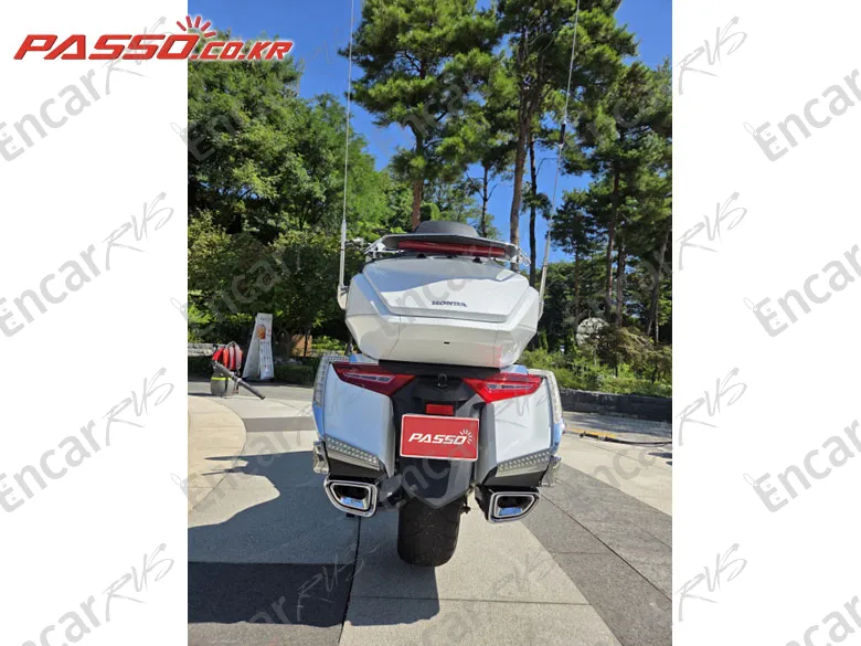 Honda Goldwing 1800 - фото 2