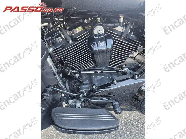 Harley-Davidson Flhxs Street Glide Special - фото 4