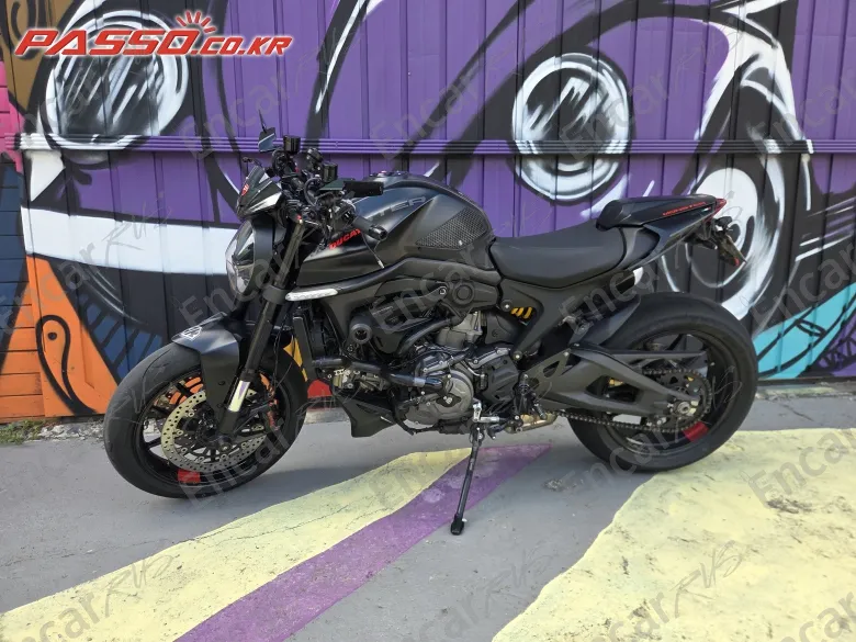 Ducati Monster 937 - фото 1
