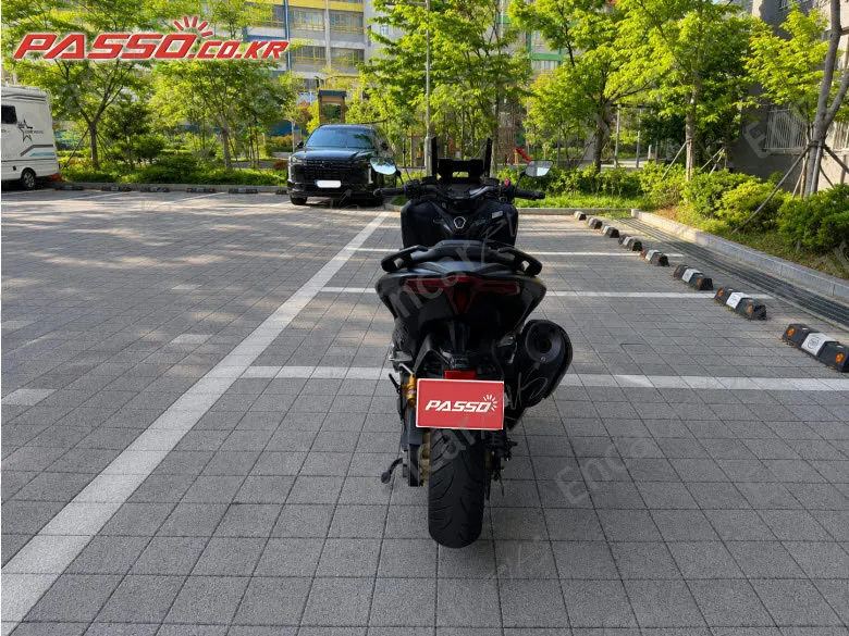 Yamaha T Max 560 - фото 1