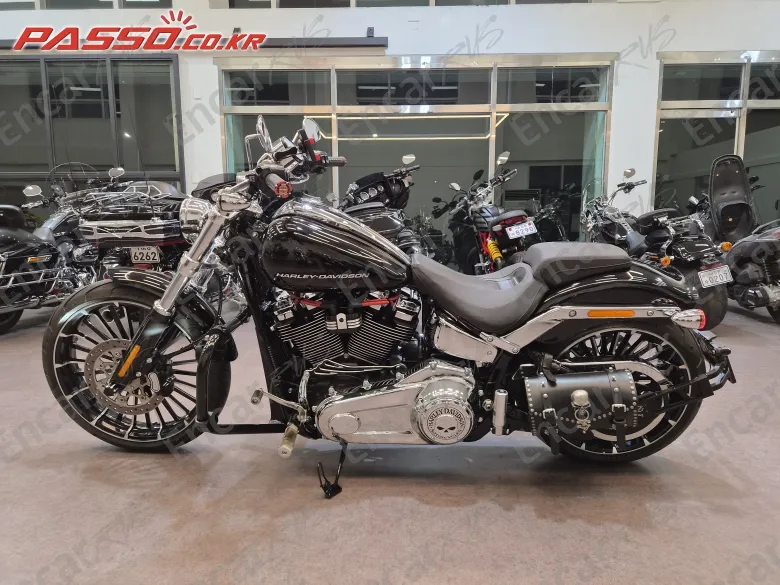 Harley-Davidson Breakout 117 - фото 1