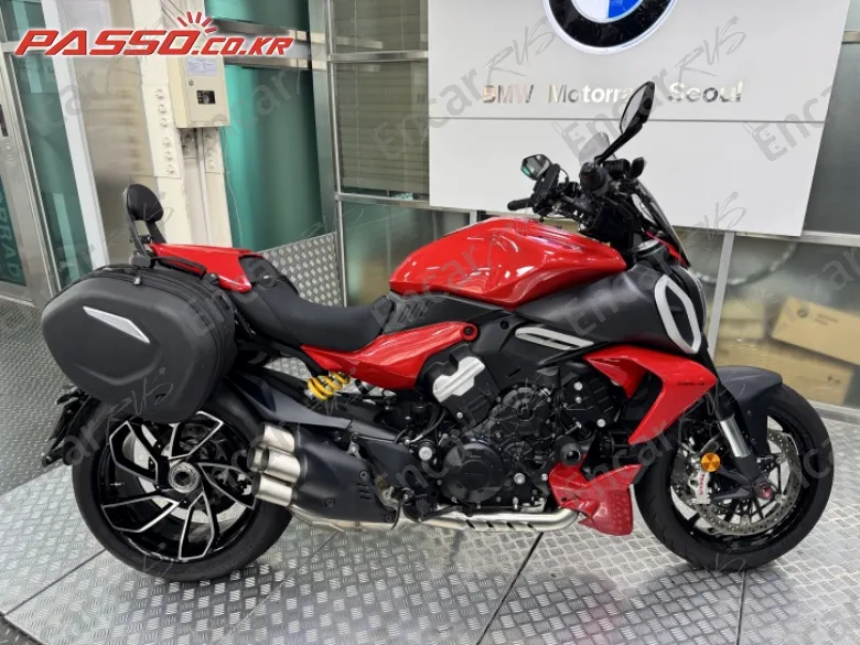Ducati Diavel V4 - фото 0