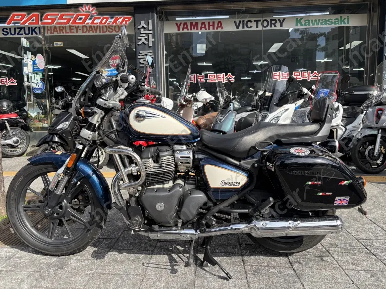 Royal Enfield Super Meteor 650 - фото 1