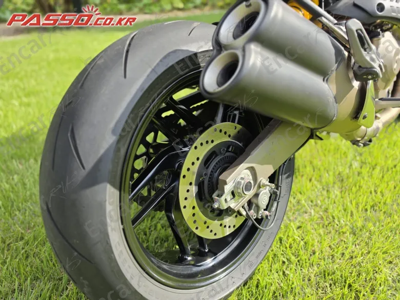 Ducati Monster 821 Stripe - фото 6