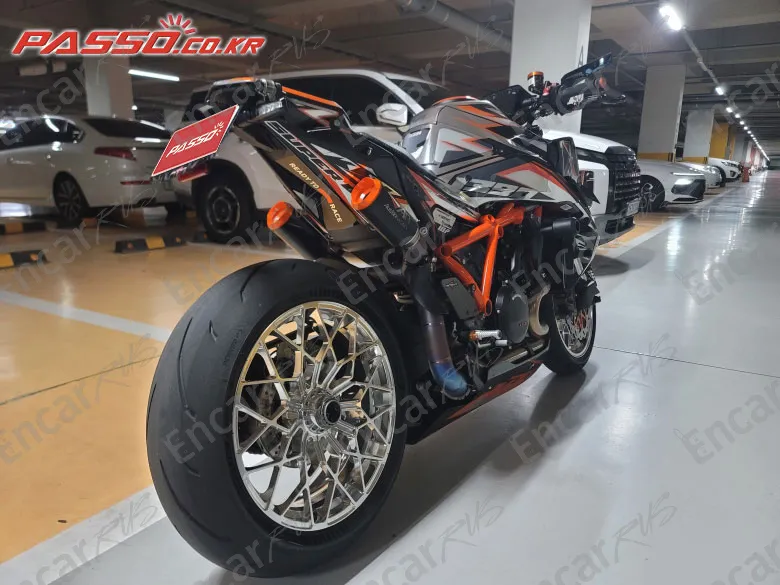 Ktm 1390 Super Duke R Evo - фото 4
