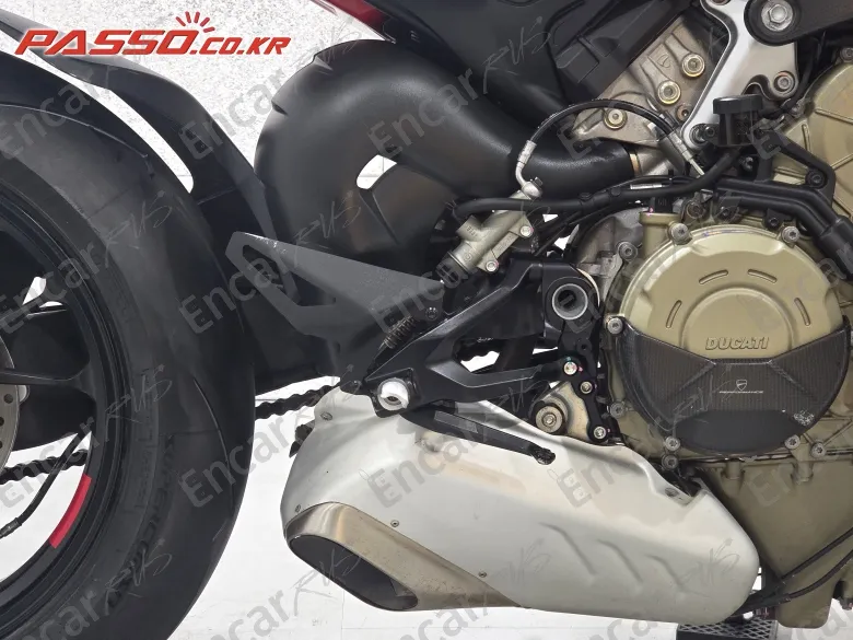 Ducati Streetfighter V4 S - фото 6