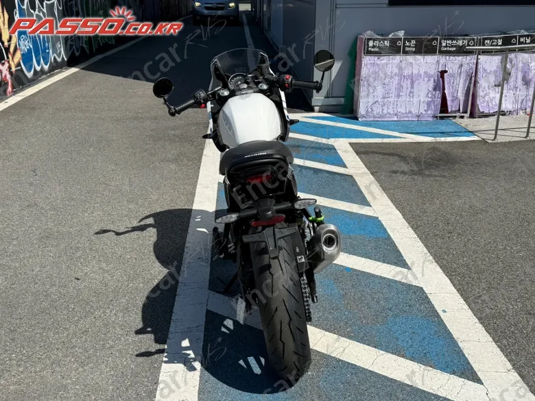Triumph Thruxton 400 - фото 2