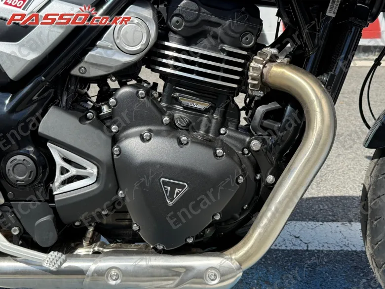 Triumph Thruxton 400 - фото 4