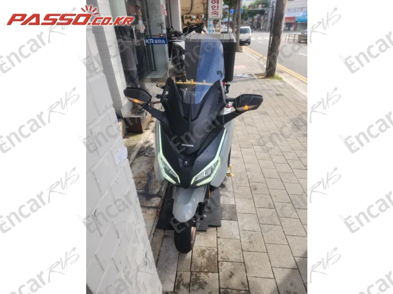Honda Forza 350 - фото 4