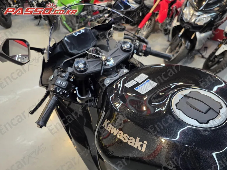 Kawasaki Zx 6 R - фото 3