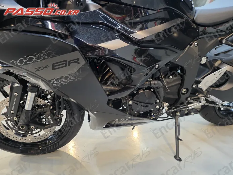 Kawasaki Zx 6 R - фото 4
