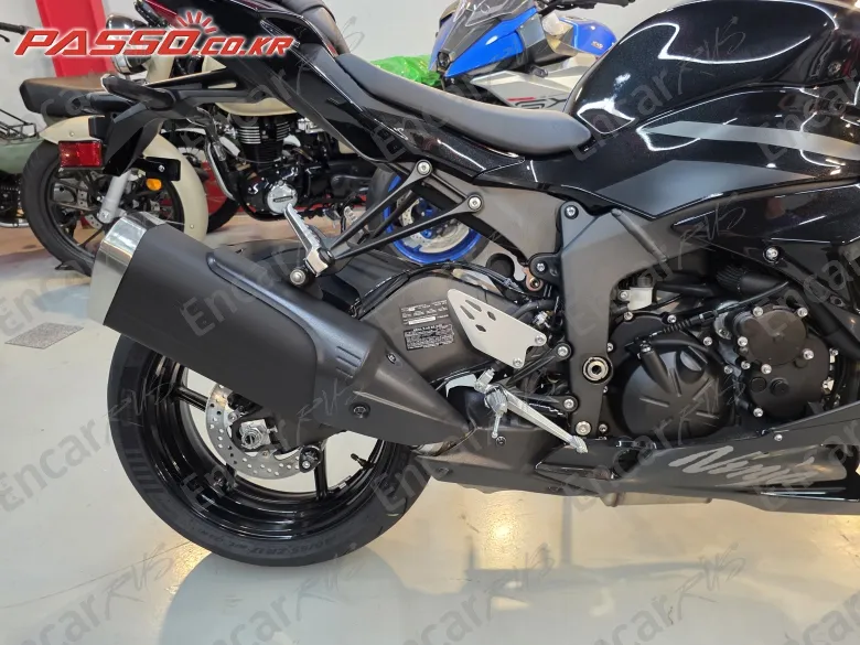 Kawasaki Zx 6 R - фото 6