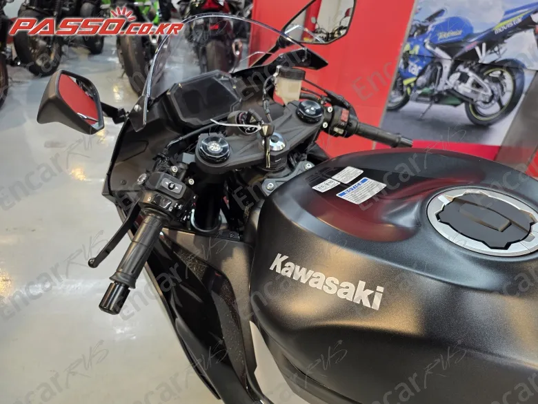 Kawasaki Zx 6 R - фото 3