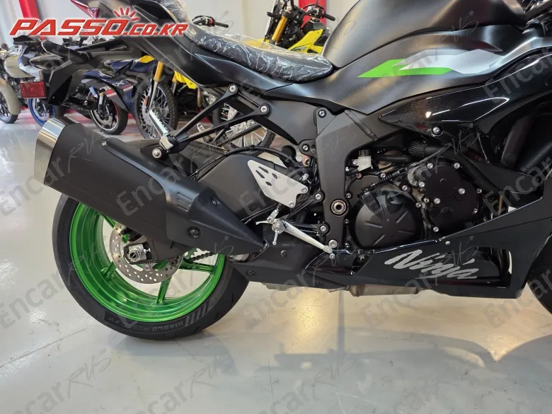Kawasaki Zx 6 R - фото 6