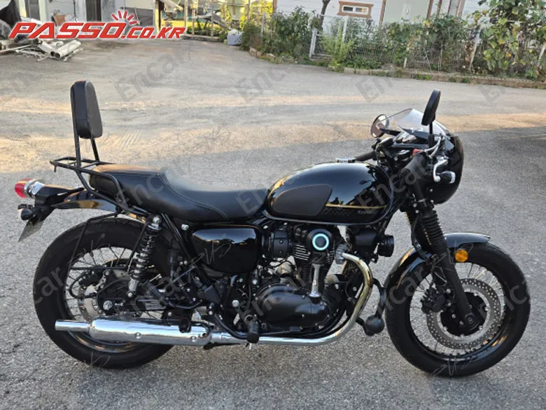 Kawasaki W 800 Cafe 2023, фото 1