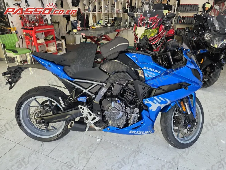 Suzuki GSX 8 R 2024, фото 1
