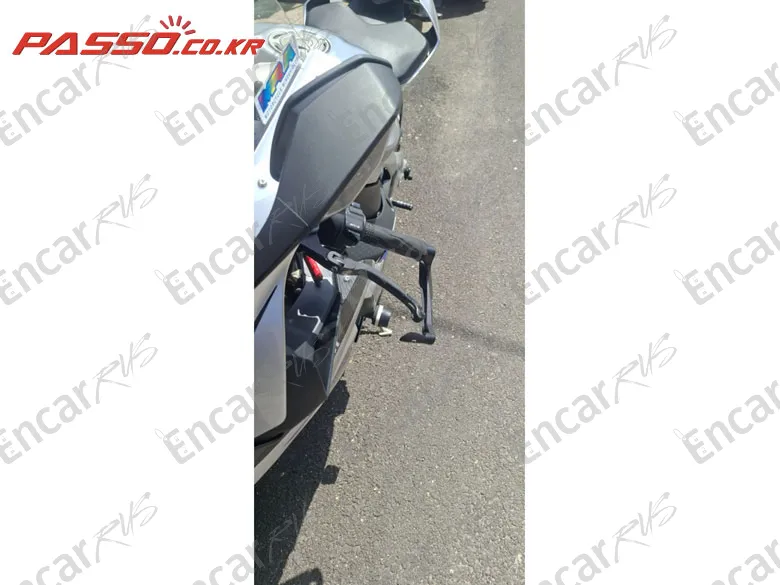 YAMAHA YZF R1 M - фото 4