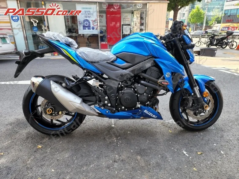 Suzuki Gsx S 750 - фото 0