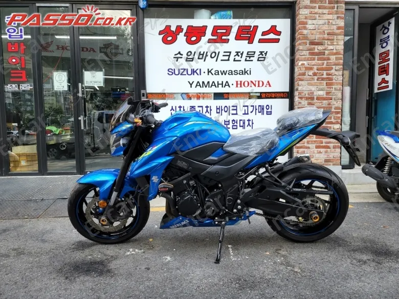 Suzuki Gsx S 750 - фото 1