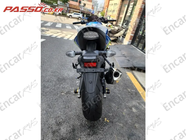 Suzuki Gsx S 750 - фото 2
