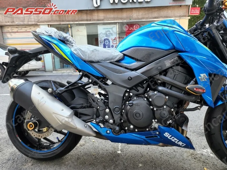 Suzuki Gsx S 750 - фото 6