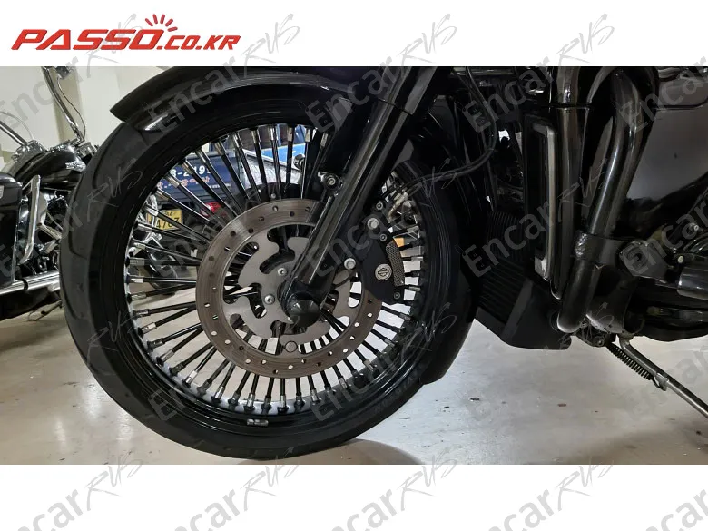 HARLEY-DAVIDSON ROAD GLIDE SPECIAL - фото 5