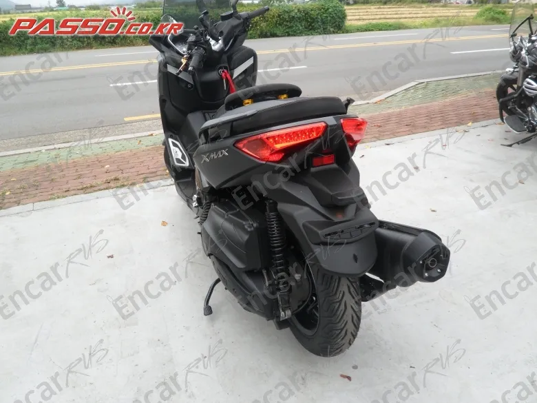 YAMAHA X MAX 400 ABS - фото 2