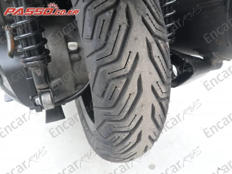 YAMAHA X MAX 400 ABS - фото 5