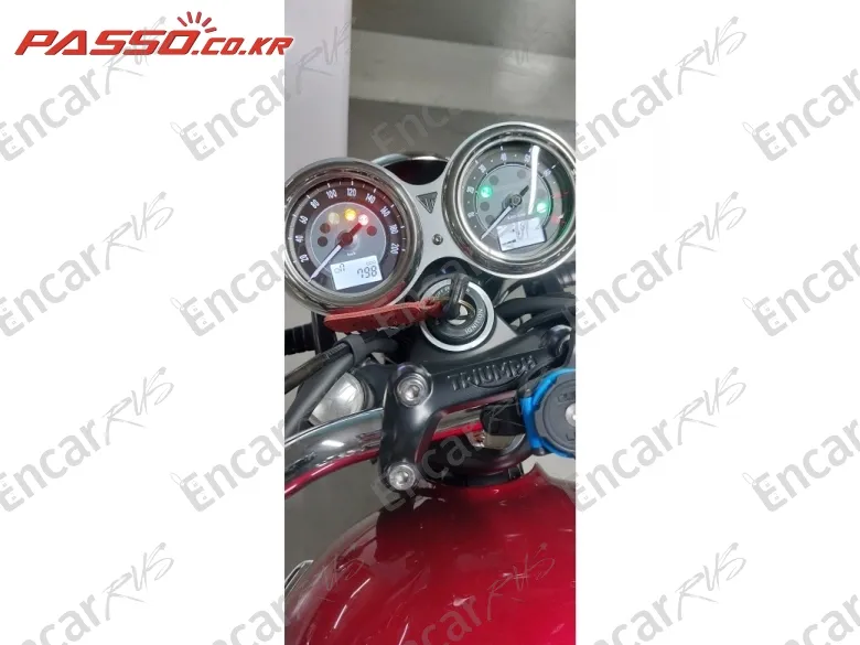 Triumph Bonneville T120 - фото 3