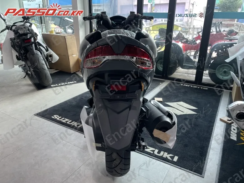 Suzuki Burgman 400 Abs - фото 2