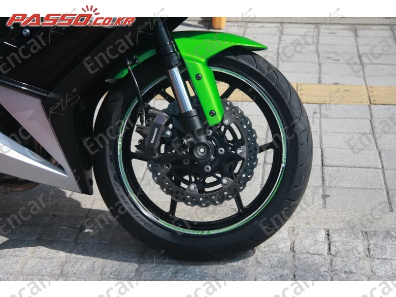 Kawasaki Z 1000 Sx - фото 5